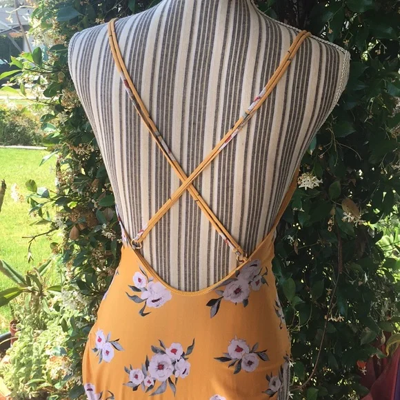 - 🎉2X HP🎉 TOPSHOP POSIE FLORAL ONE PIECE SWIMSUIT! - Picture 3 of 8